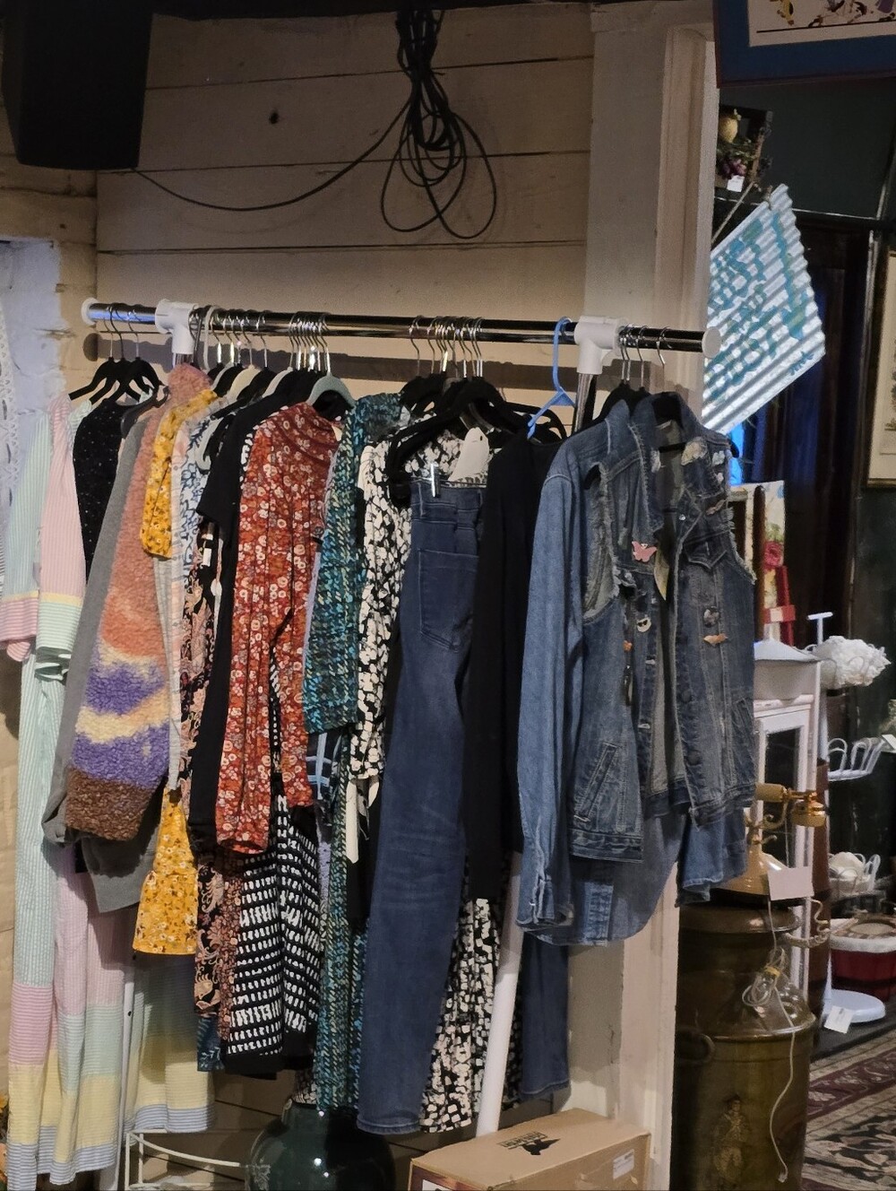 Closing Booth Bulk Resale Clothing Mystery Bundle Womens